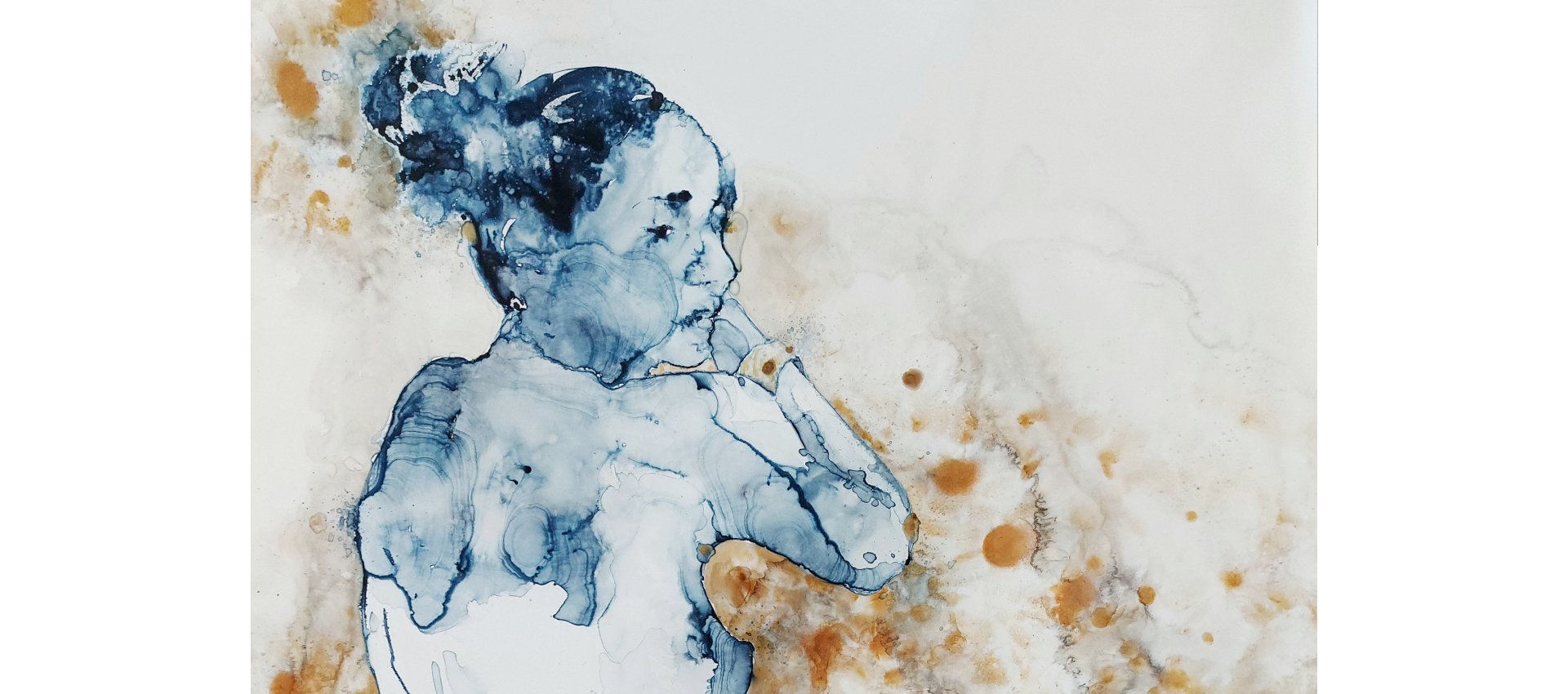 Presenza che dissolve, nel silenzio fragile del divenire